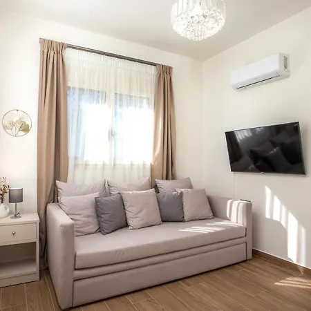 Aeon Rhodes - New With Private Pool *