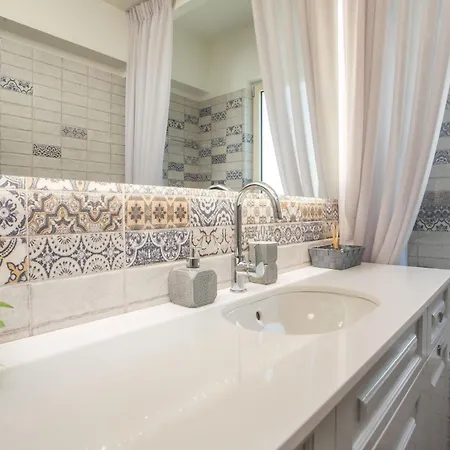 Aeon Rhodes - New With Private Pool Willa Rhodes City