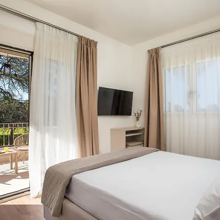 Aeon Rhodes - New With Private Pool Willa